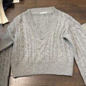 Gray V-neck long sleeve Sweater